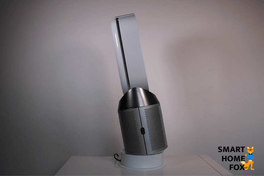 Воздухоочиститель Dyson Pure Hot and Cool HP05 наклонен назад